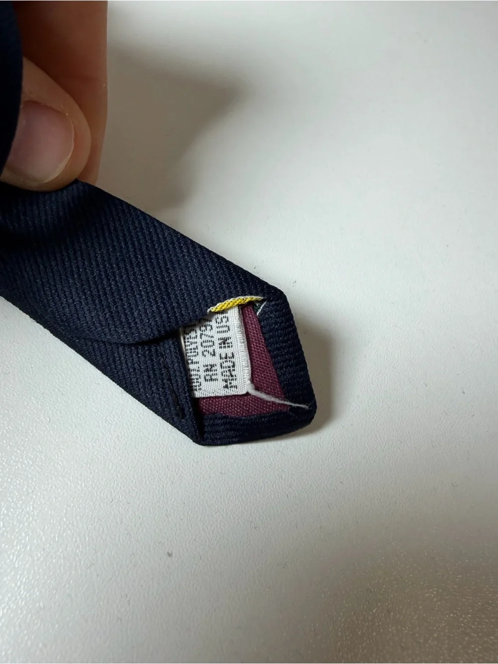 Vintage Riverty of Boston THE YALE UNIVERSITY LAW SCHOOL Navy Shield Pattern Tie